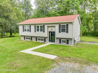 9 Biechman Rd, Ravena, NY 12143