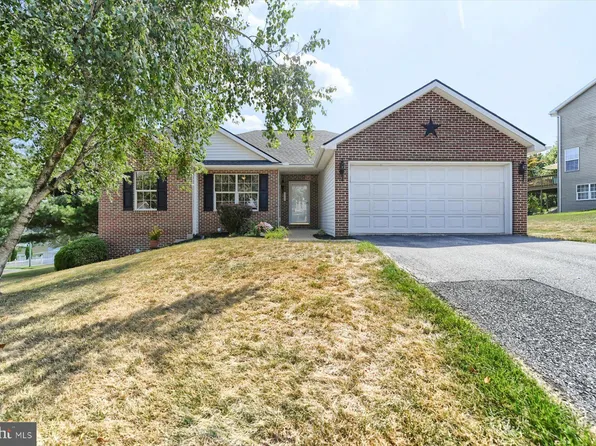 2437 Aspen Way, Harrisburg, PA 17110