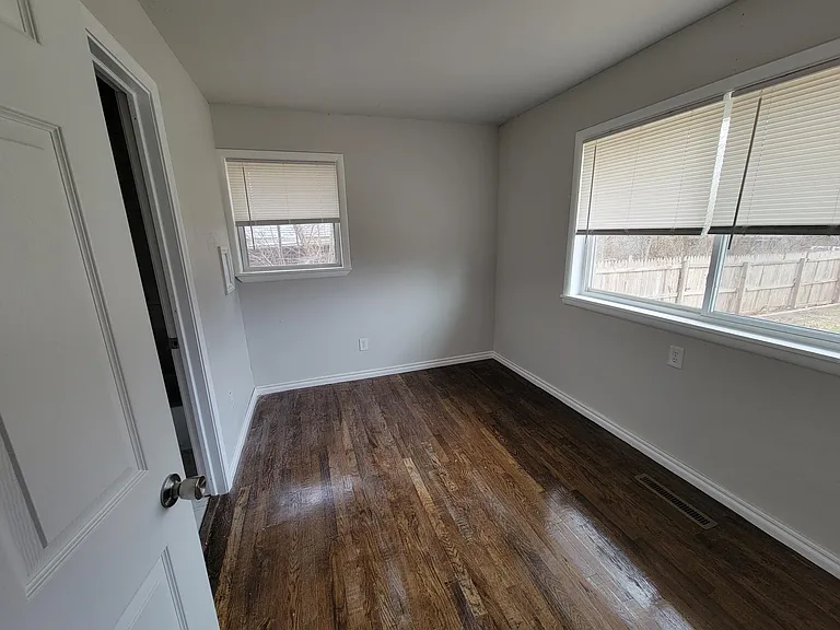 4726 Dartmouth Dr — Photo 6