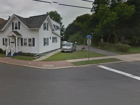 214 W High St, Glassboro, NJ 08028