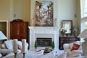 4th image of 297 Greenbriar Cir