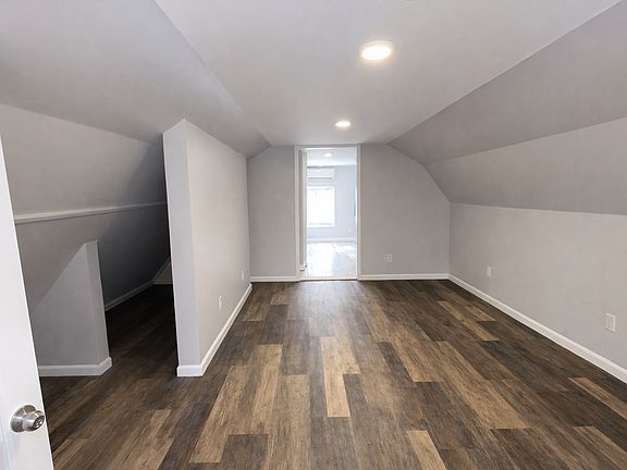 5th image of 639 S 10th St Floor 3