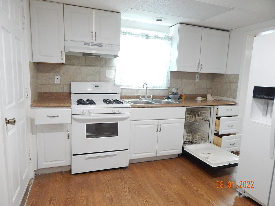 1st image of 46 Zoa Ave Floor 2