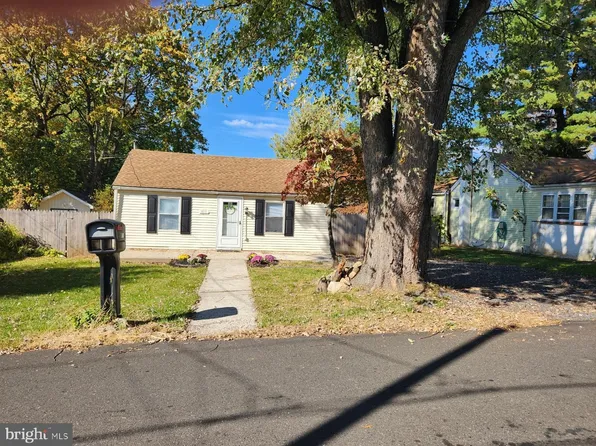 3818 Hollywood Ave, Feasterville Trevose, PA 19053