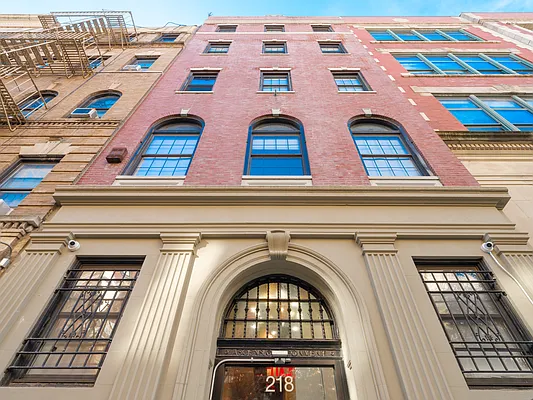 Rented by C2R Management LLC | media 11