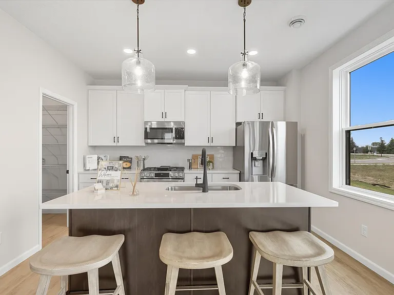 3472 Knightsbridge Trl N — Photo 17