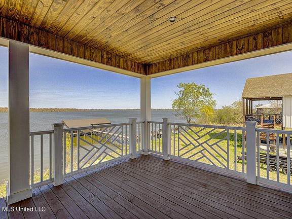 5th image of 2410 Eagle Lake Shore Rd