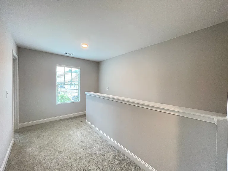 598 Omnia Ct — Photo 11
