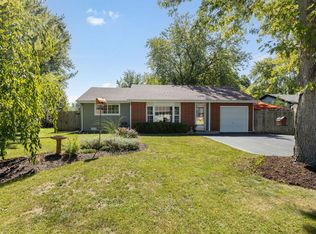 1805 Pinecrest Ln, Lindenhurst, IL 60046