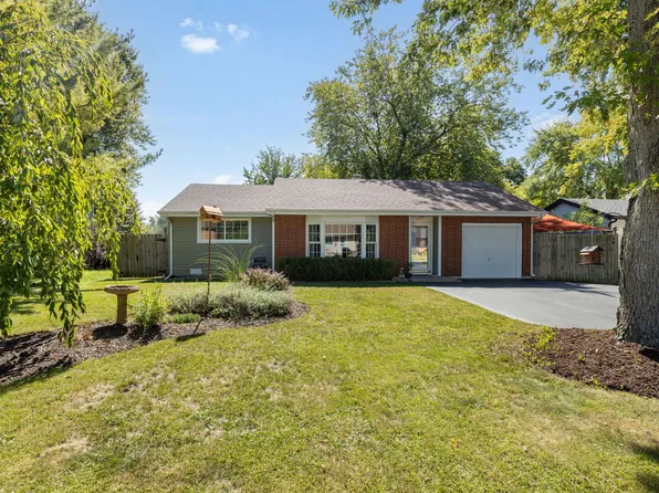 1805 Pinecrest Ln, Lindenhurst, IL 60046