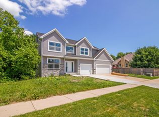 165 S Sherrylynn Blvd, Pleasant Hill, IA 50327