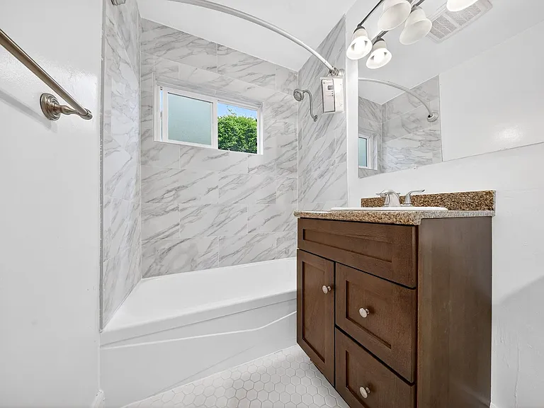 6944-6954 Coldwater Canyon Ave — Photo 27