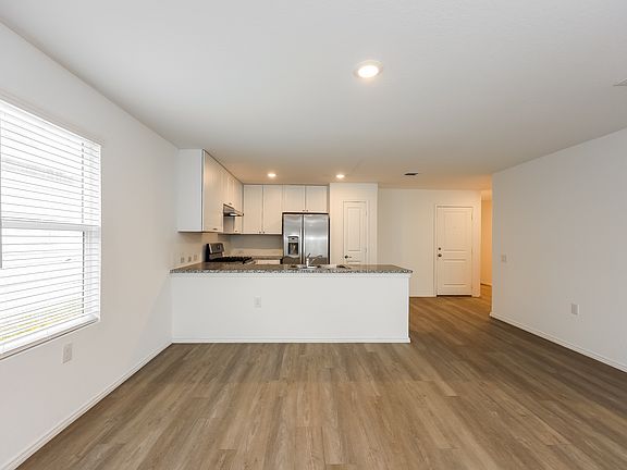 4th image of 11970 Cink Dr