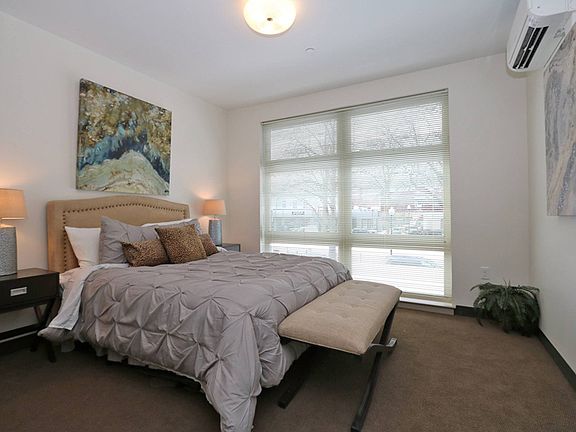 4th image of 4236 Washington St #9