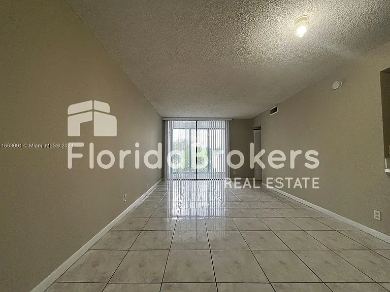 212 Lake Pointe Dr #209-360 — Photo 5