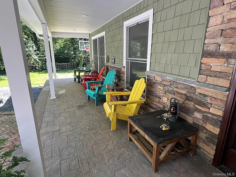 23 Craig Dr — Photo 3