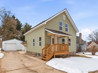 115 W 4th St, Manawa, WI 54949