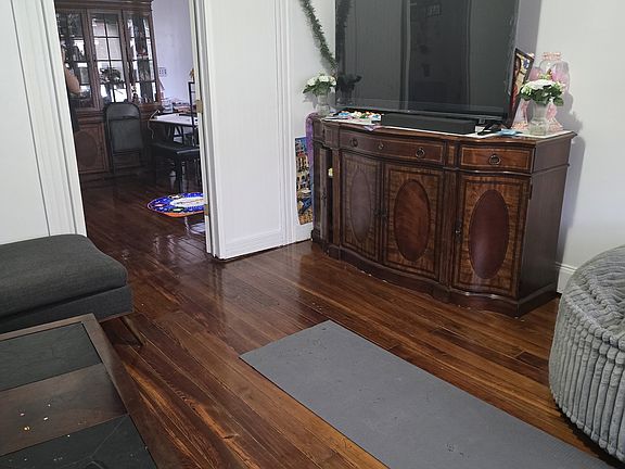 4th image of 50 Columbia St APT 1