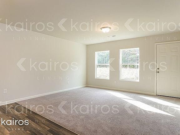 1st image of 2850 Red Oak Dr