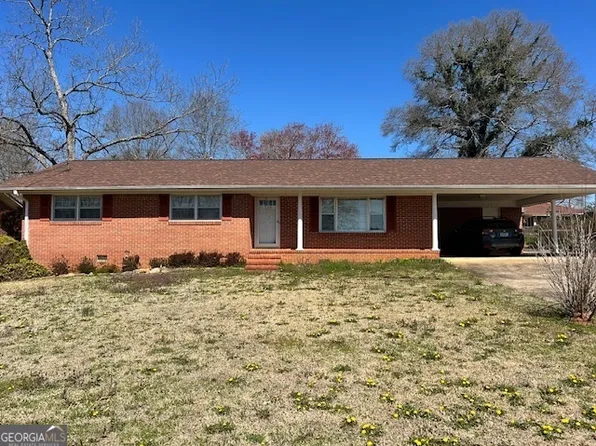 121 Woodmont Dr, Griffin, GA 30224