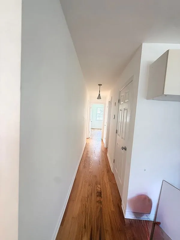 3 bed, 1.0 bath, 1100 sqft, $3,400 — Photo 4