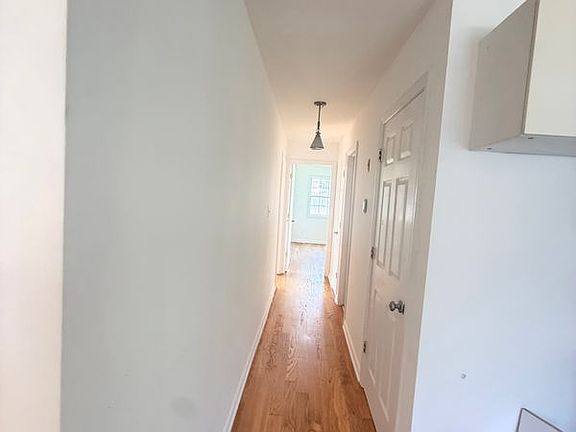 4th image of 10 Park Cir #A