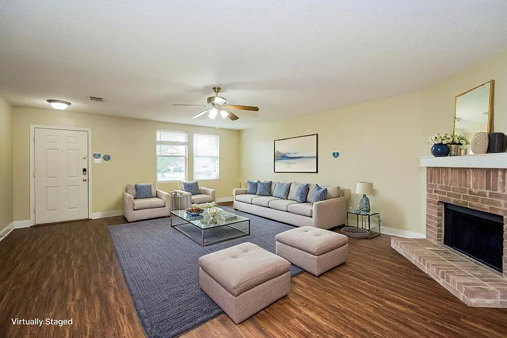 3 bed, 2.0 bath, 1860 sqft, $2,045 — Photo 3