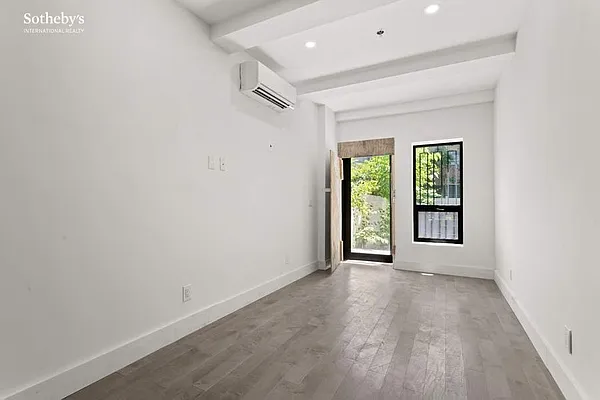 Rented by Sotheby's International Realty | media 4