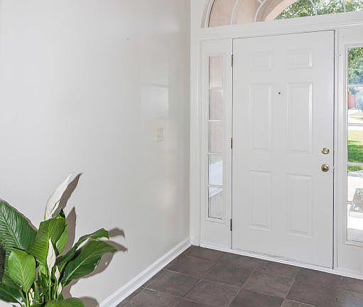 5th image of 1843 Willesdon Dr E