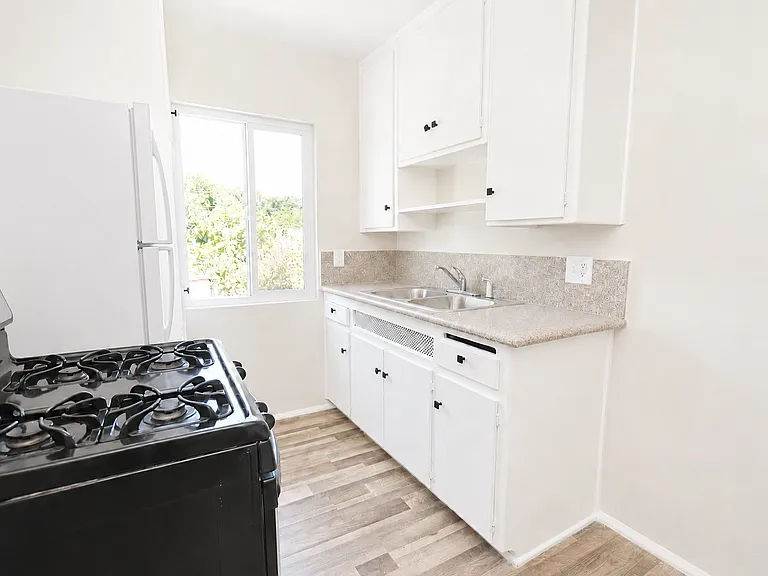 766 S Dudley St #26 — Photo 2