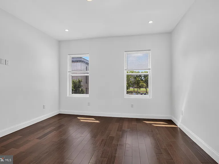 2319 N College Ave #B — Photo 18