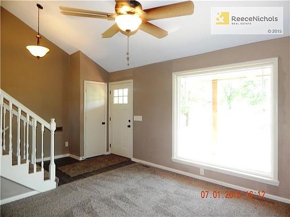 GREAT ROOM FRONT ENTRY