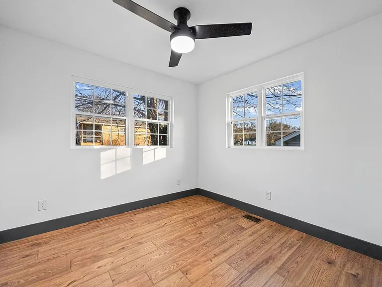 610 Ford St — Photo 23