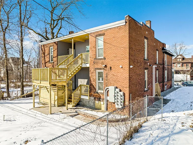 89 W Philadelphia St #7 — Photo 13