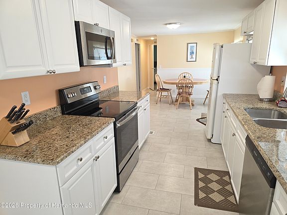 5th image of 15682 Brookridge Blvd