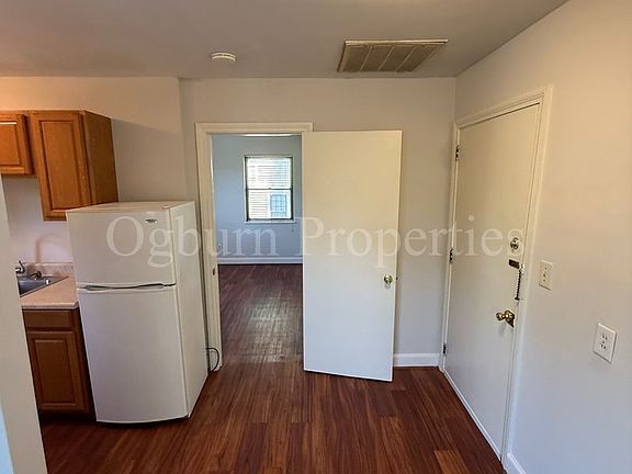 4th image of 1403-1405 Pilot View St #839