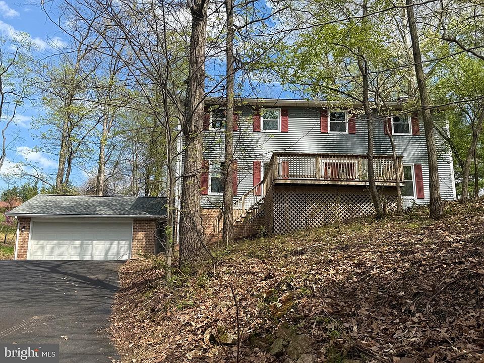 1st image of 11 Pine Tree Dr