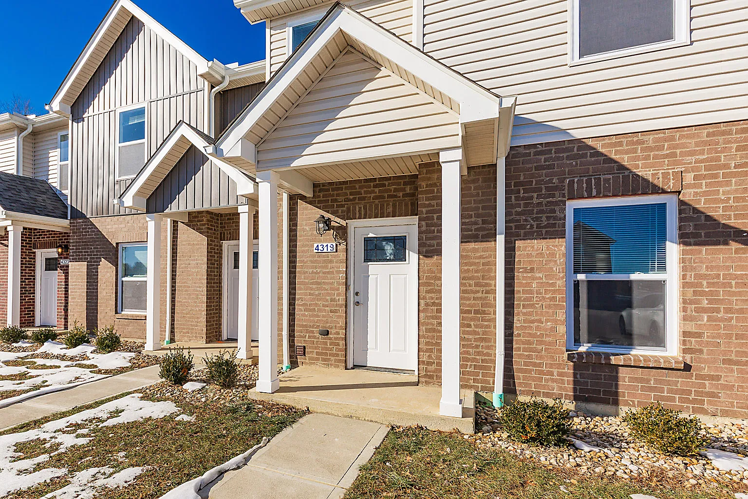 3 bed, 2.5 bath, 1700 sqft, $1,895 — Photo 1