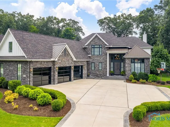 4702 Tow Path Ln, Sylvania, OH 43560