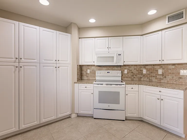 27490 Palmesta Cir #37 — Photo 4