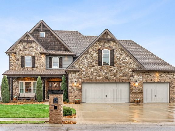 2nd image of 108 Bainbridge Dr