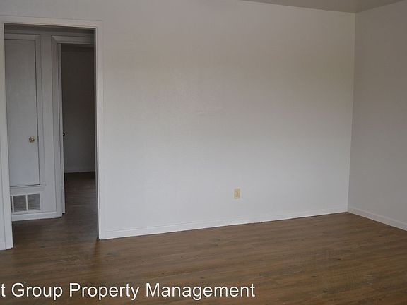 4th image of 611 Sunset Ln APT F