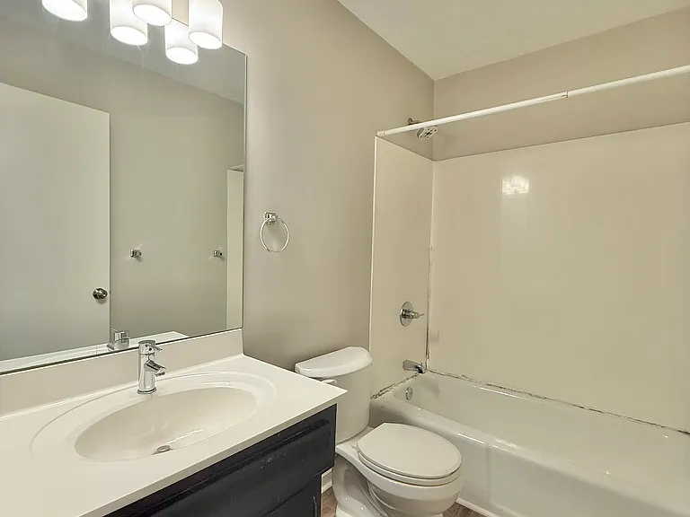 163 Lakeshore Dr #A17 — Photo 4