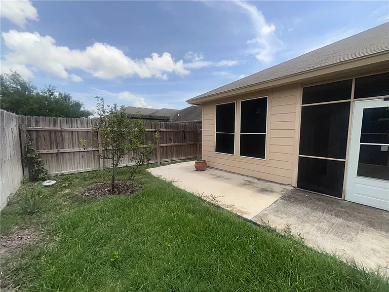 2113 Anacua St — Photo 20