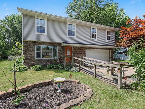 3rd image of 1815 Kelly Dr