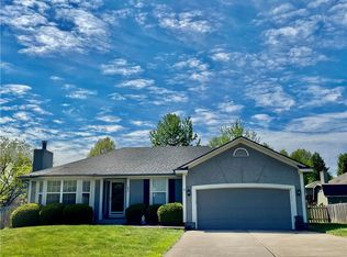 1804 NE Stonewood Dr, Lees Summit, MO 64086