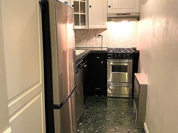 5th image of 153 E 57th St APT 2D