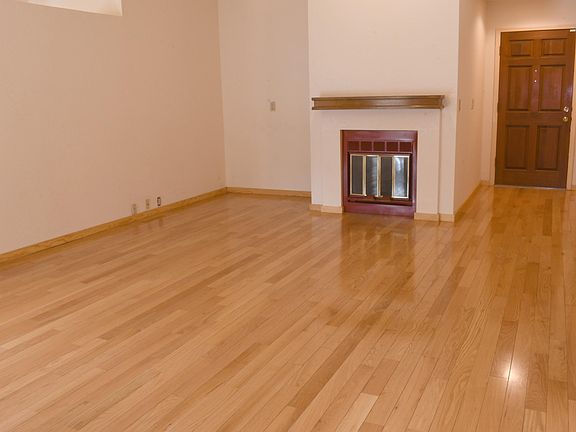 4th image of 10404 Schenley Park Dr NE