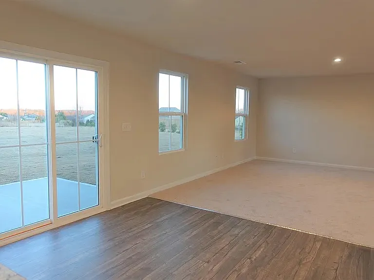802 Effie Dr — Photo 6