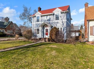 920 Sparrow Ave, Lansing, MI 48910